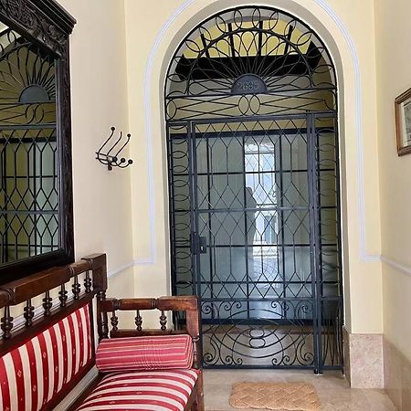 Apartamento Suite Alameda De Hercules Seville Exterior photo