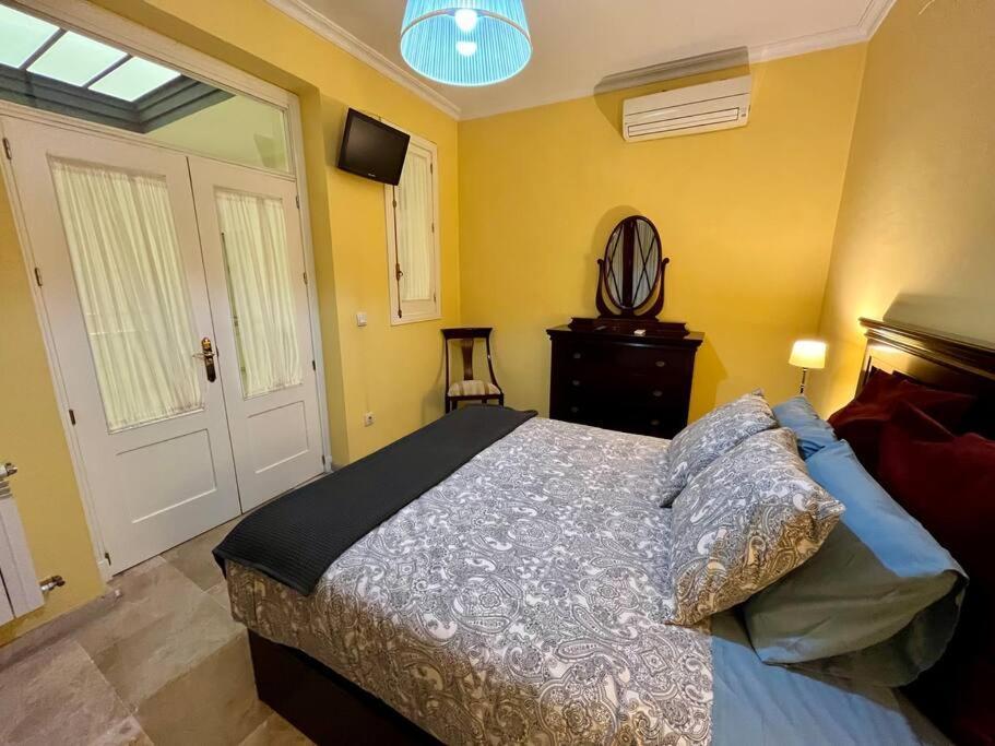 Apartamento Suite Alameda De Hercules Seville Exterior photo