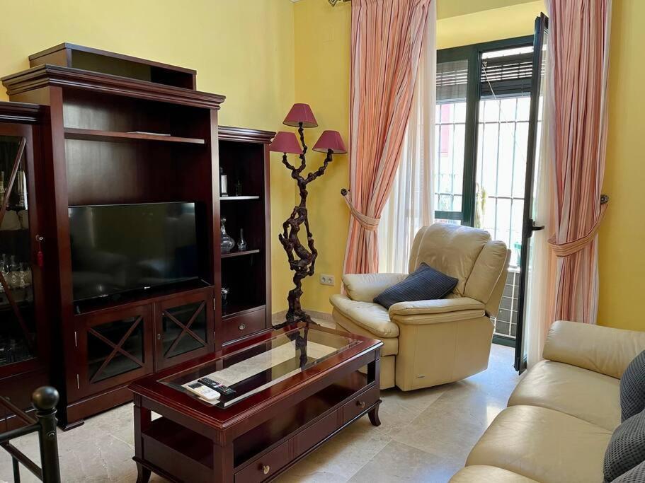Apartamento Suite Alameda De Hercules Seville Exterior photo